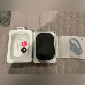 Beats Studio Pro - Wireless Noise Cancelling Over-the-Ear Headphones-color BLACK